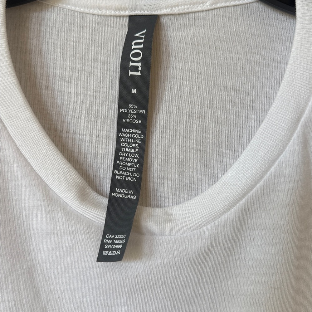 Vuori Women's ACTV Club Cropped Graphic Tee - Picture 5 of 7